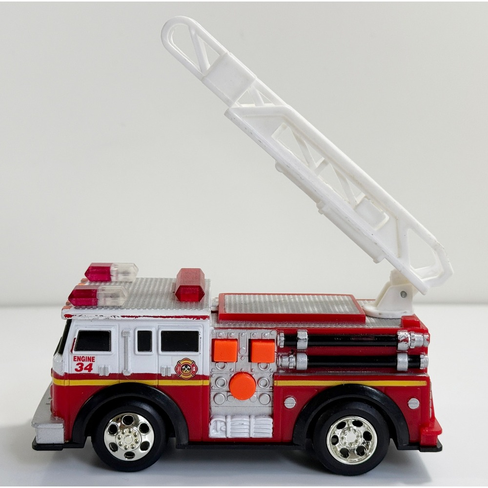 Road Rippers Fire Truck Engine 34 Kids One‎ Size Red White Lights and Sounds
